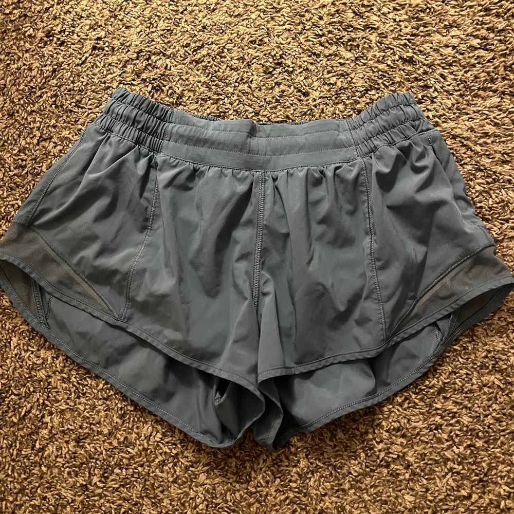 Lululemon electric turquoise hotty hot 2.5 shorts